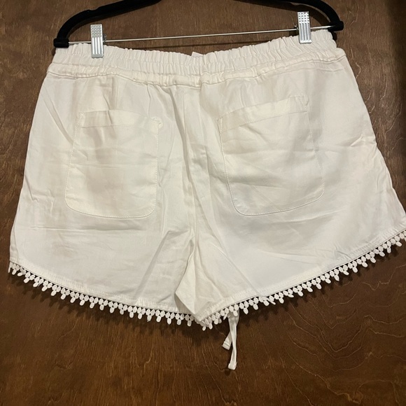 Loft Drawstring White Shorts - Picture 4 of 4